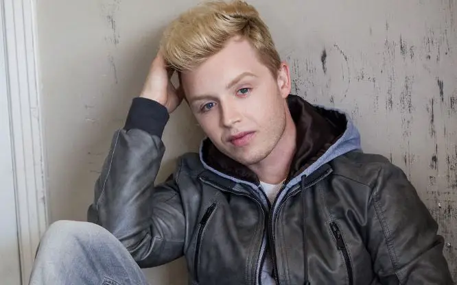 Noel Fisher net worth