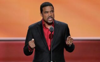 Pastor Darrell Scott Net worth, Age: Wife, Bio-Wiki, Weight, Kids 2024