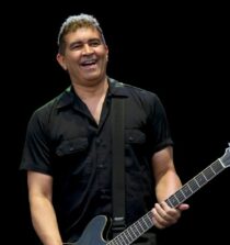 Pat Smear net worth