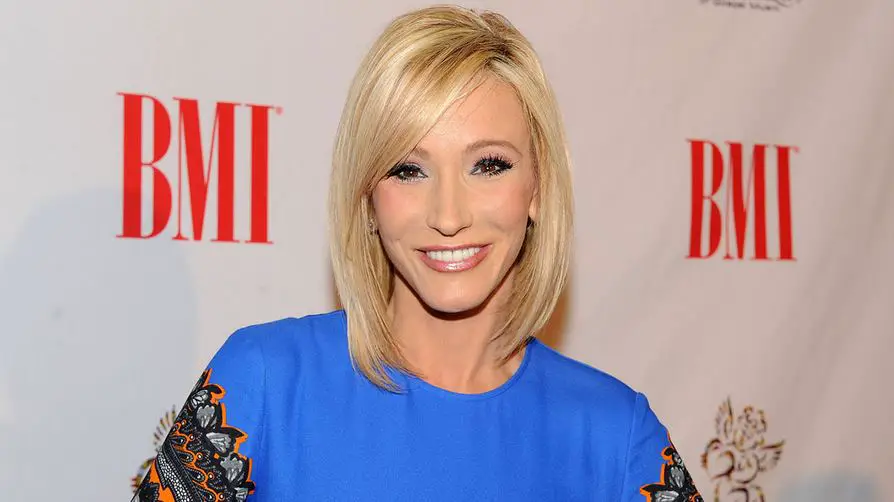 Paula White height