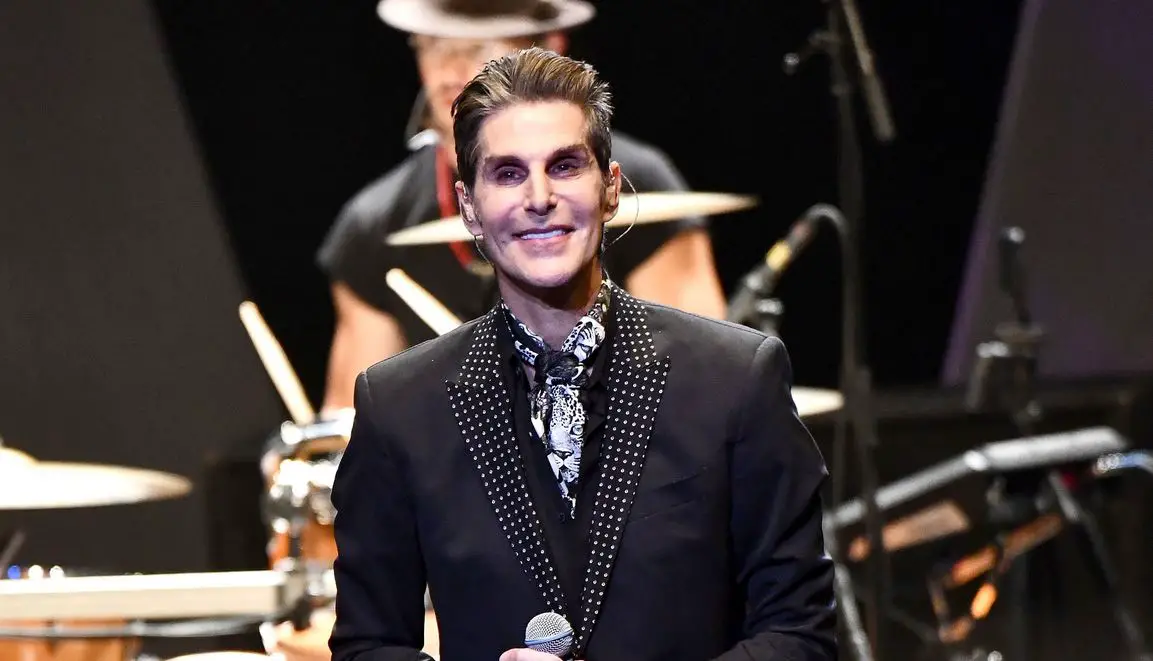 Perry Farrell weight