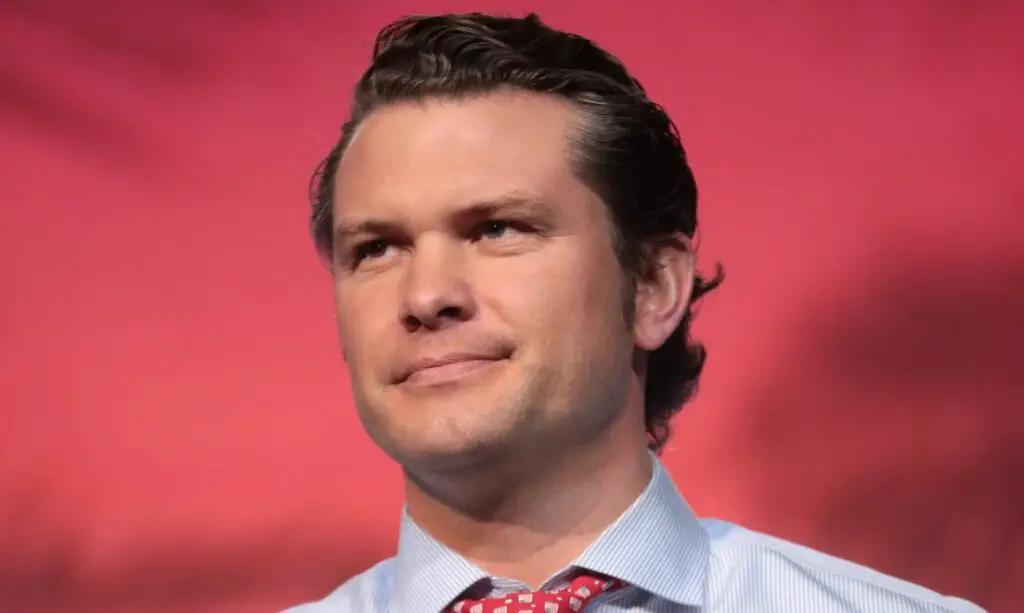 Pete Hegseth Age, Net worth: Kids, Weight, Wife, Bio-Wiki 2023- The ...