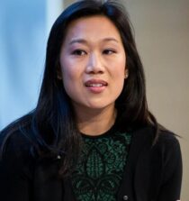 Priscilla Chan height