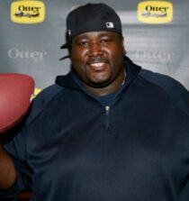 Quinton Aaron age