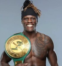 R Truth age