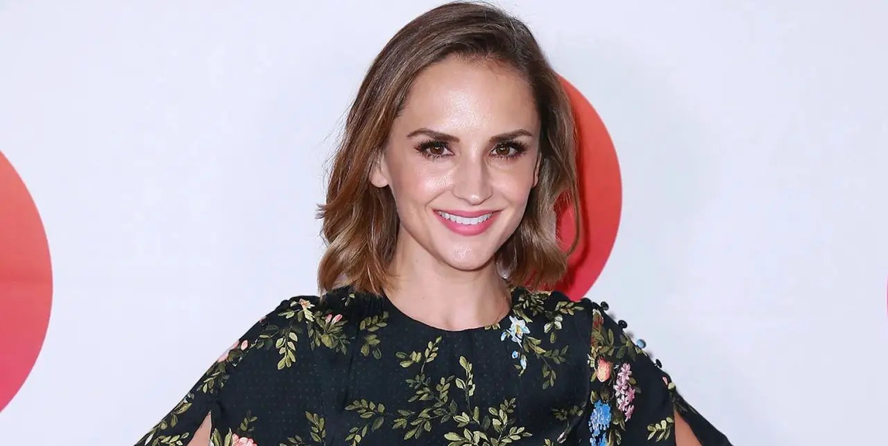 Rachael Leigh Cook age