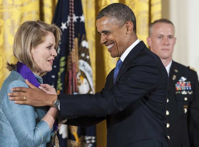 Rene Fleming getting Award from Barack Obama