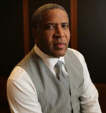 Robert F Smith height