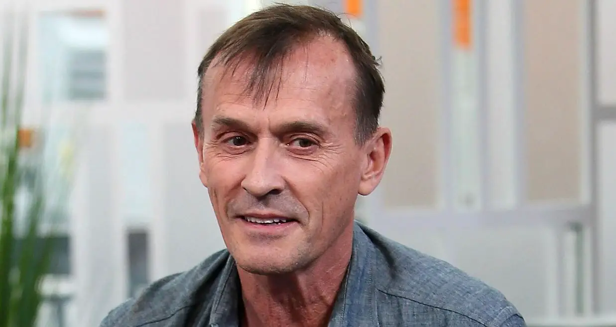 Robert Knepper weight