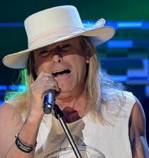 Robin Zander height