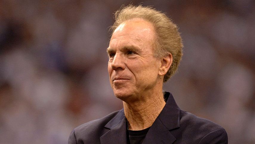 net worth of roger staubach