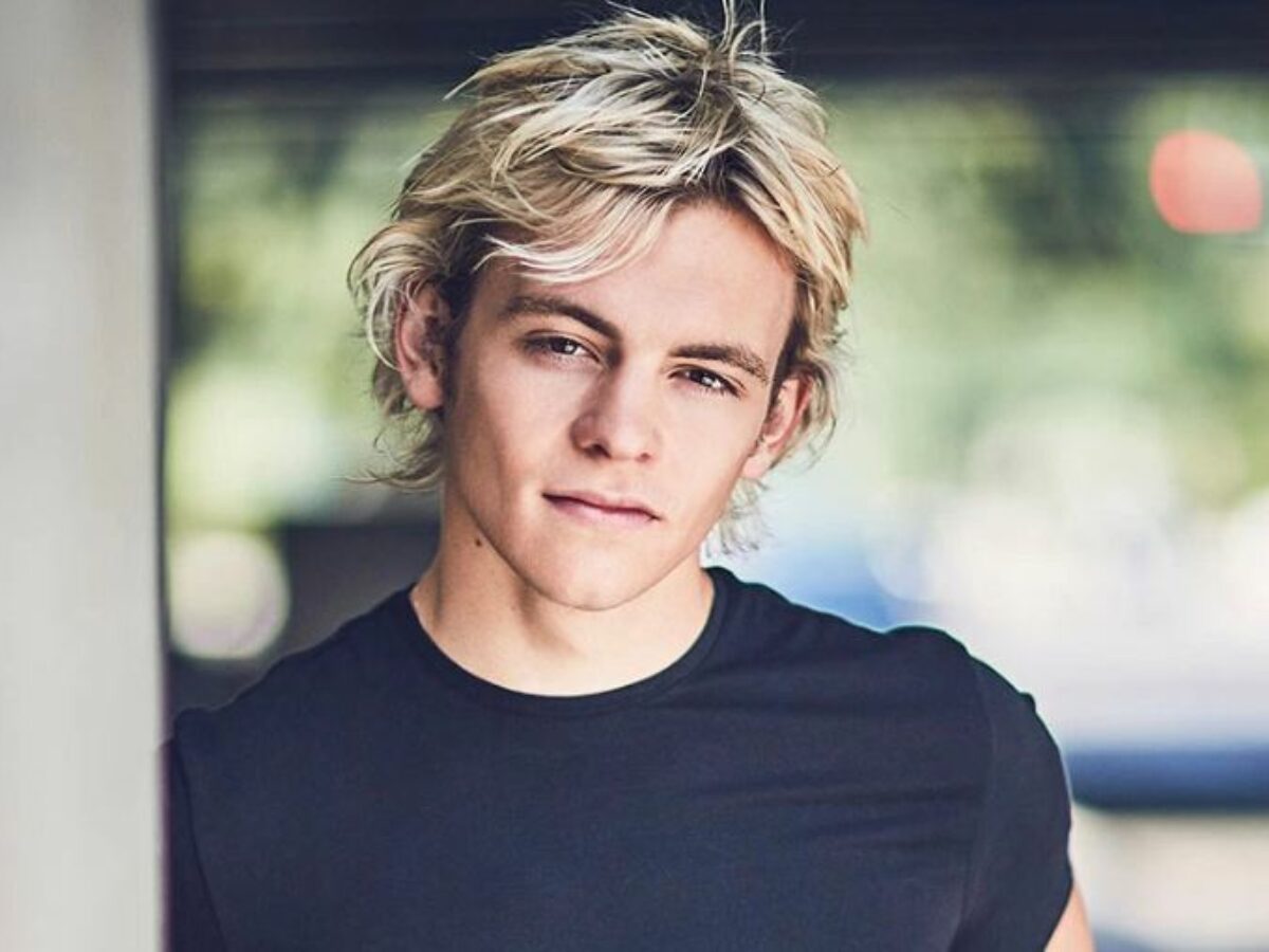 Who is ross lynch dating in real life 2022