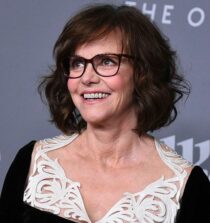 Sally Field height