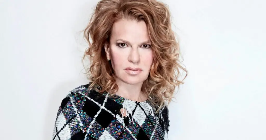 Sandra Bernhard Age, Net worth: Kids, Weight, Wife, Bio-Wiki 2024| The