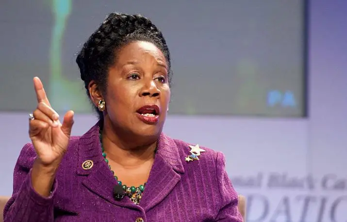 Sheila Jackson Lee height