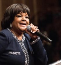 Shirley Caesar height