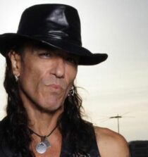 Stephen Pearcy net worth