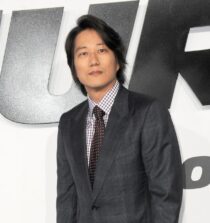 Sung Kang height