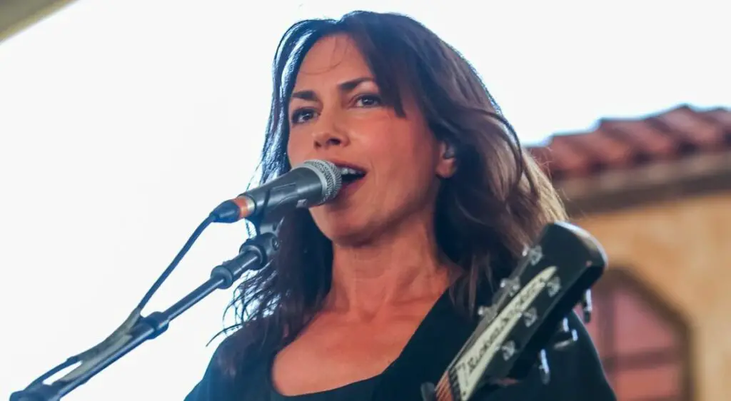 Susanna Hoffs Age, Net worth: Weight, Kids, Soulmate, Bio-Wiki 2024
