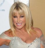 Suzanne Somers height
