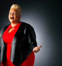 Tamela Mann height