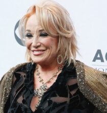 Tanya Tucker height