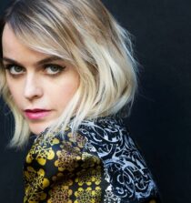 Taryn Manning height