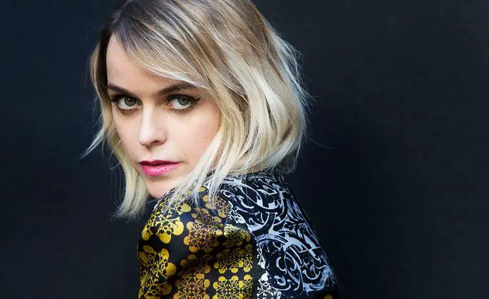 Taryn Manning height