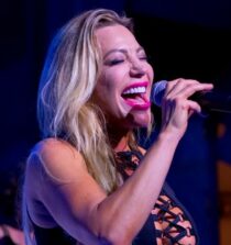 Taylor Dayne height