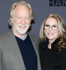 Timothy Busfield height