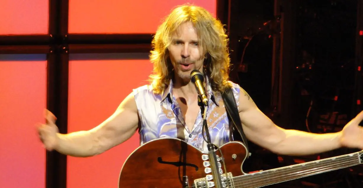 Tommy Shaw Age, Net worth BioWiki, Wife, Kids, Weight 2023 The Personage