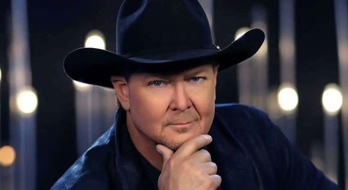 Tracy Lawrence height