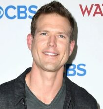 Travis Stork height