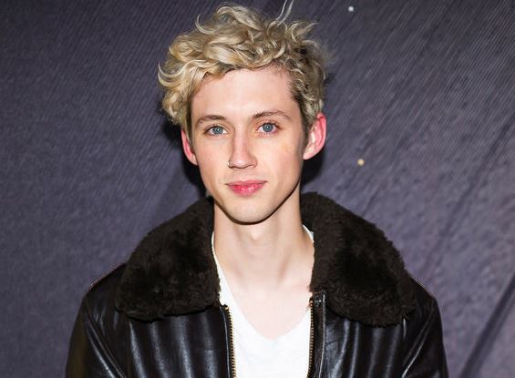 Troye Sivan weight