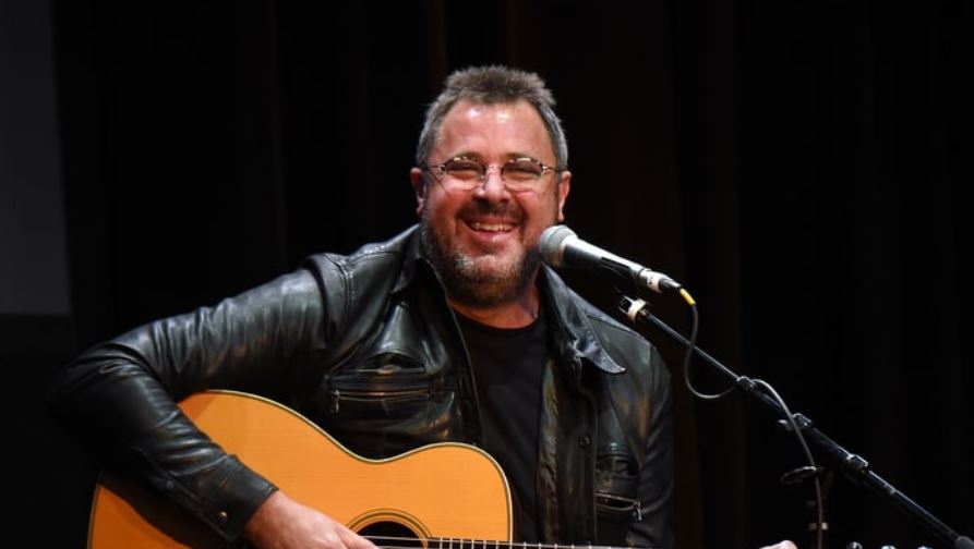 Vince Gill Net worth, Age Kids, BioWiki, Wife, Weight 2023 The Personage