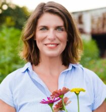 Vivian Howard age