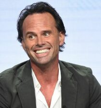 Walton Goggins height