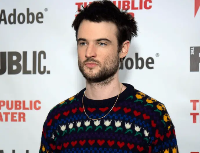 tom sturridge net worth